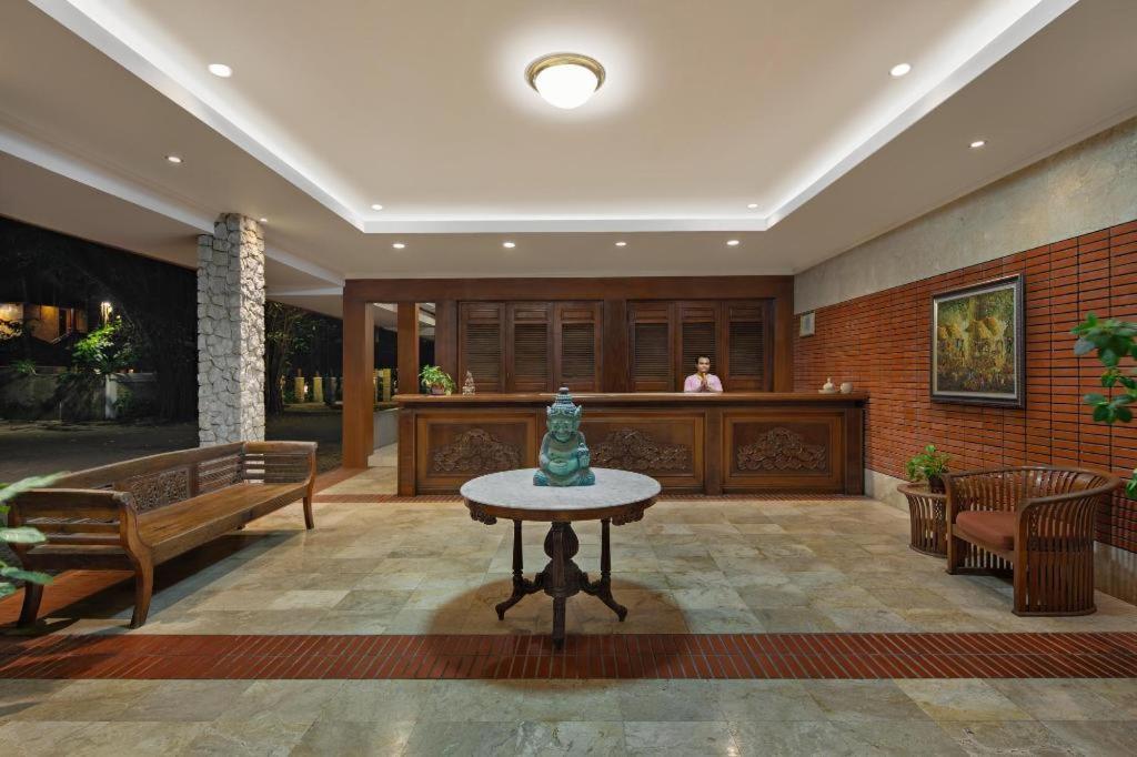 Sunrise Beach Hotel Pangandaran Extérieur photo